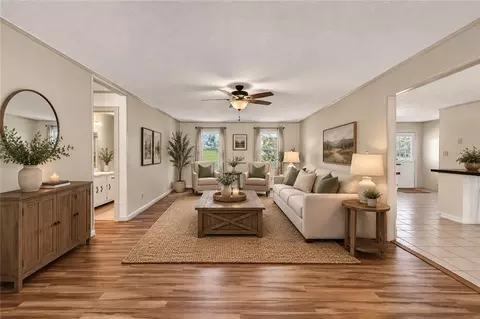 Living - 15 Davis Rd, Jefferson, GA 30549 photo 2 of 2