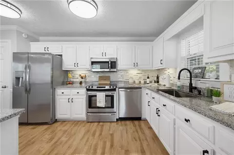 Kitchen - 15 Davis Rd, Jefferson, GA 30549 photo 2 of 4