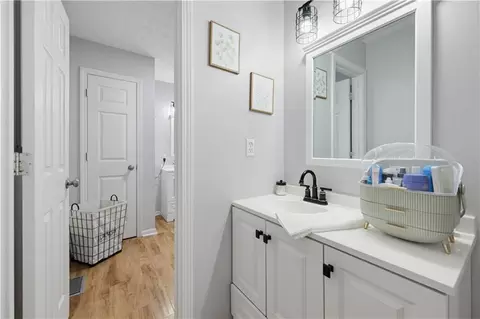 Bath - 15 Davis Rd, Jefferson, GA 30549 photo 1 of 5