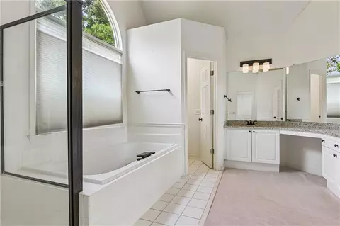 Bath - 905 Yosemite Dr, Suwanee, GA 30024 photo 6 of 8