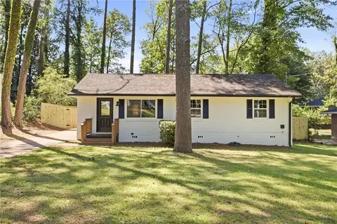 1676 Hollyhock Ter, Decatur, GA 30032
