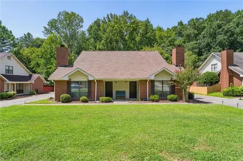 502 Plymouth Ln, Alpharetta, GA 30009