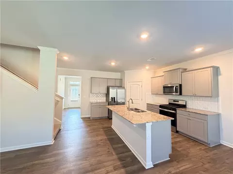 Kitchen - 40 Berkeley Trce, Braselton, GA 30517 photo 2 of 2