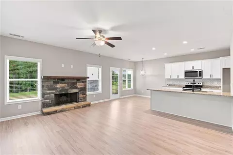Living - 360 May Ln, Carnesville, GA 30521 photo 1 of 2