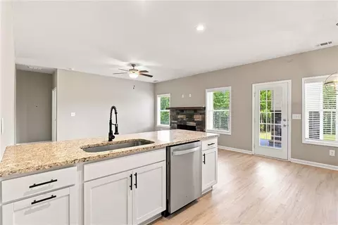 Kitchen - 360 May Ln, Carnesville, GA 30521 photo 2 of 4