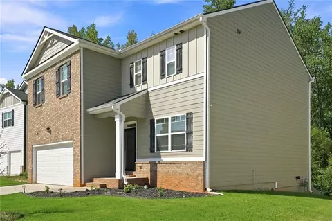 154 Silver Birch Pass, Newnan, GA 30265