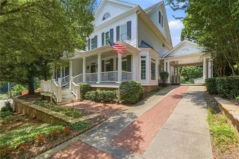 3901 Hazelhurst Dr, Marietta, GA 30066