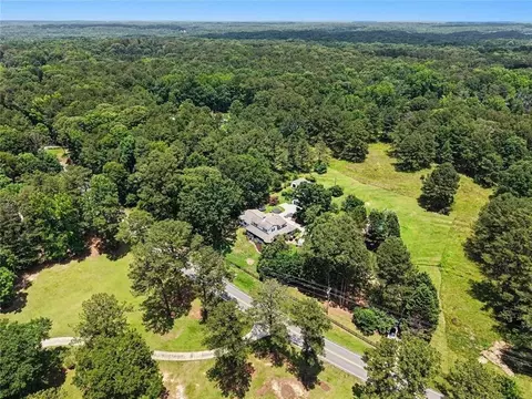 813 Sandy Creek Rd, Fayetteville, GA 30214