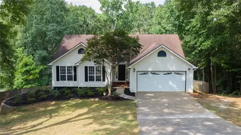 4267 Riviere Pt, Gainesville, GA 30507