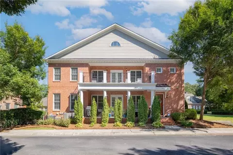 1881 Manor Est, Atlanta, GA 30341
