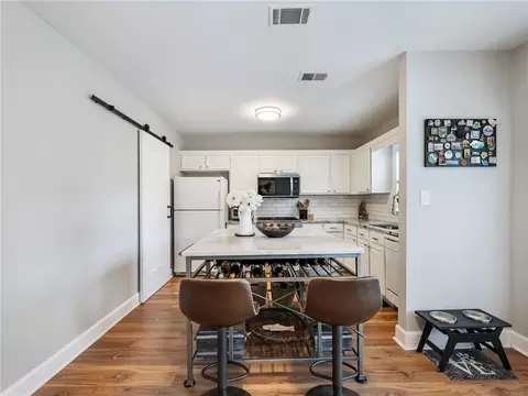 81 Mount Vernon Cir, Sandy Springs, GA 30338