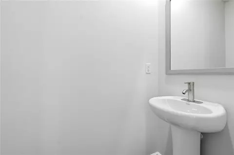 Bath - 121 Meadowview Dr, Temple, GA 30179 photo 1 of 2