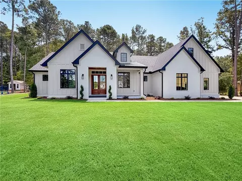 138 Chapel Springs Dr, Eatonton, GA 31024