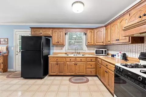 Kitchen - 7397 Cave Spring Rd SW, Cave Spring, GA 30124 photo 3 of 7