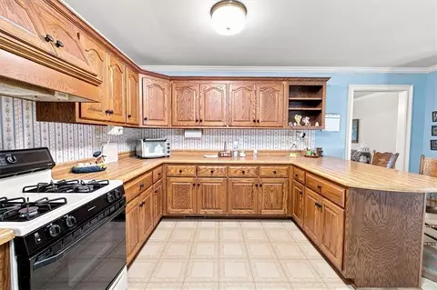 Kitchen - 7397 Cave Spring Rd SW, Cave Spring, GA 30124 photo 7 of 7