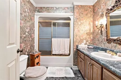 Bath - 7397 Cave Spring Rd SW, Cave Spring, GA 30124 photo 2 of 4
