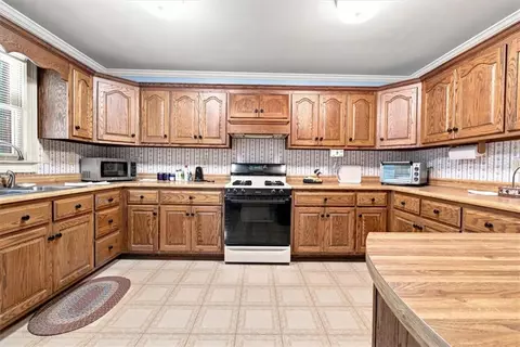 Kitchen - 7397 Cave Spring Rd SW, Cave Spring, GA 30124 photo 5 of 7