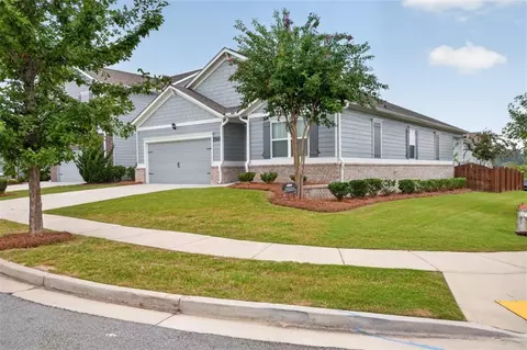 6750 Star Gaze Ct, Flowery Branch, GA 30542