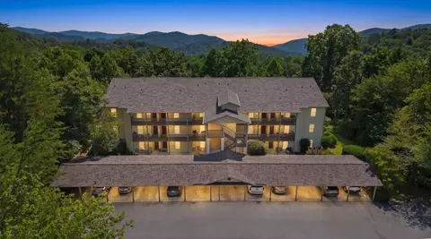300 Ginger Crk, Clayton, GA 30525