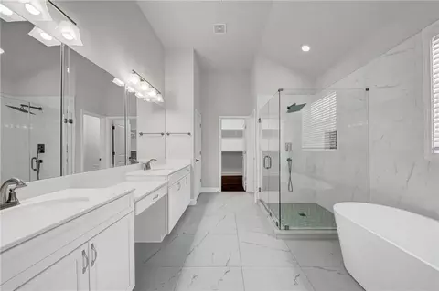 Bath - 3898 Heirloom Loop Ct, Buford, GA 30519 photo 1 of 4