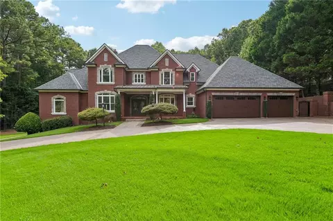 2431 Rabbit Farm Cir, Loganville, GA 30052
