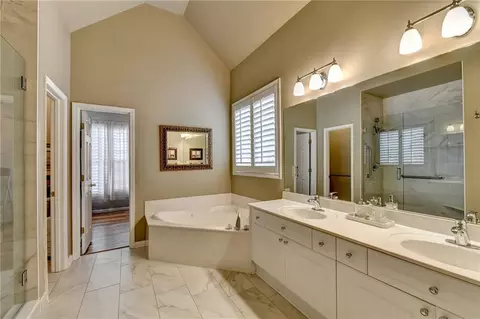 Bath - 4196 Cami Way NE, Buford, GA 30519 photo 7 of 9