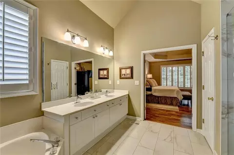 Bath - 4196 Cami Way NE, Buford, GA 30519 photo 5 of 9