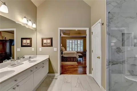 Bath - 4196 Cami Way NE, Buford, GA 30519 photo 6 of 9