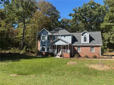 232 Lakewood Dr, Carrollton, GA 30117