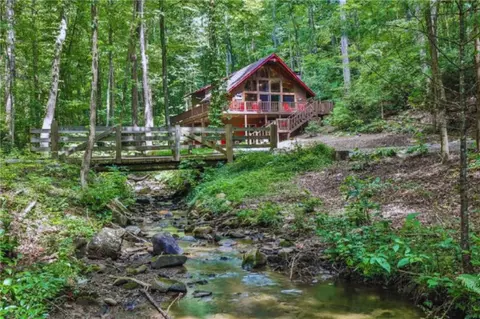 469 N Lake Dr, Ellijay, GA 30536