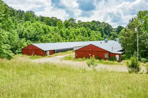Exterior - 1010 Painter Rd, Talking Rock, GA 30175 photo 1 of 3