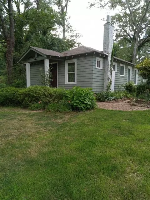 1945 NW Baker Rd, Atlanta, GA 30318