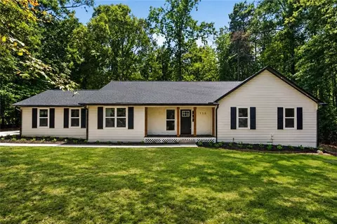 135 Springhouse Ln, Fayetteville, GA 30214
