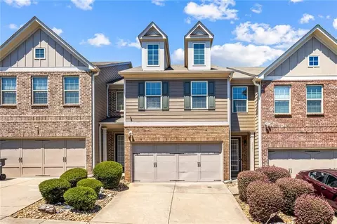 2121 Spicy Pine Ln, Lawrenceville, GA 30044