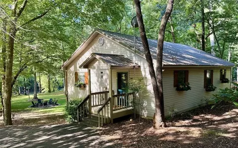 22 Noel Ln, Ellijay, GA 30540