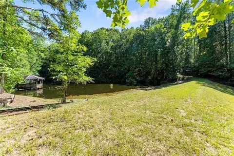 901 Peachtree Cv, Demorest, GA 30535