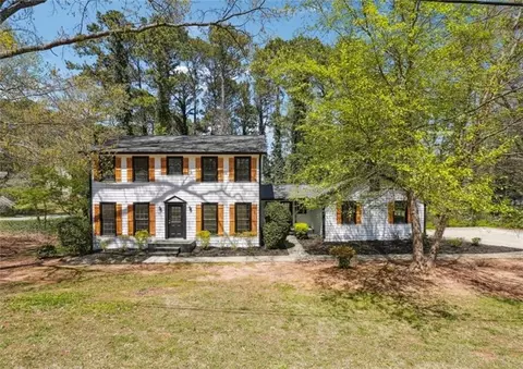 6364 Queen View Ln, Stone Mountain, GA 30087