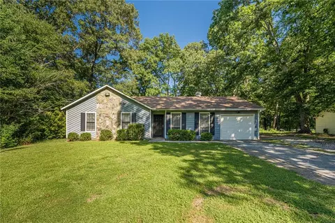 5350 Greenhedge Trl, Stone Mountain, GA 30088