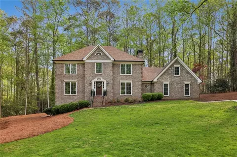 8025 River Cir, Sandy Springs, GA 30350