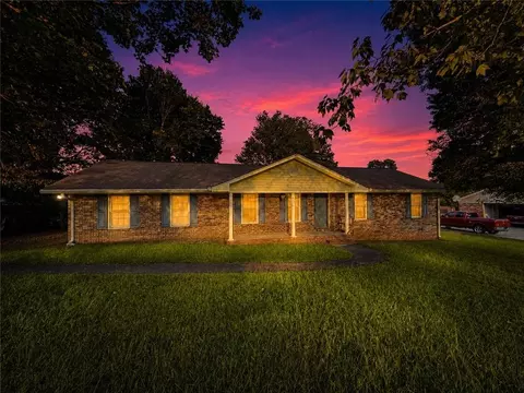 25 Montre Cir SE, Silver Creek, GA 30173