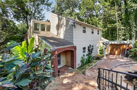 355 Nottingham Dr, Marietta, GA 30066