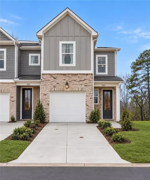532 Crown Ridge Dr, Emerson, GA 30137
