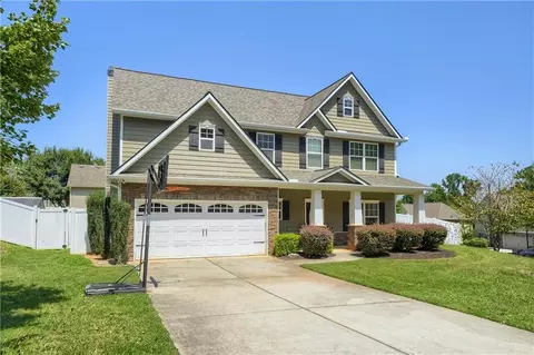 98 Village Park Dr, Newnan, GA 30265