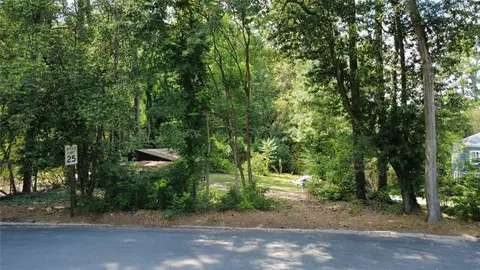 1270 Woods Cir NE, Brookhaven, GA 30324