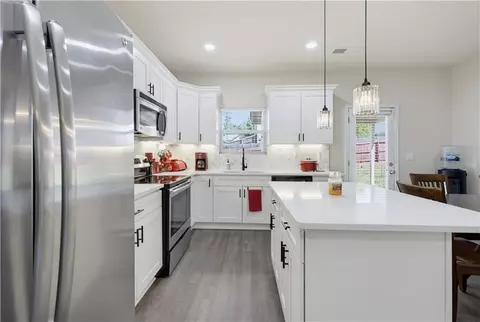 Kitchen - 346 Lamont Ln, Hampton, GA 30228 photo 2 of 3