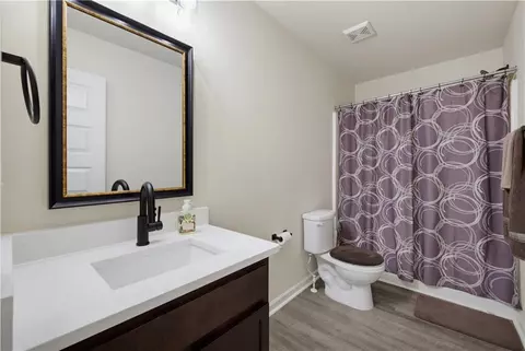 Bath - 346 Lamont Ln, Hampton, GA 30228 photo 2 of 4