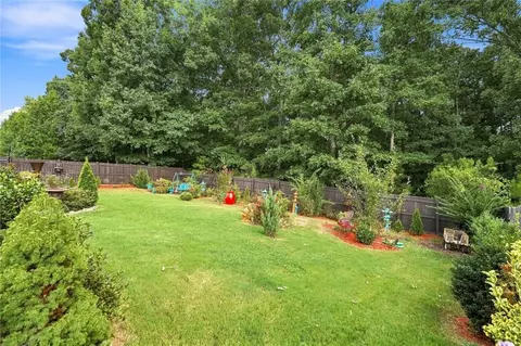 165 Babbling Brook Dr, Mcdonough, GA 30252
