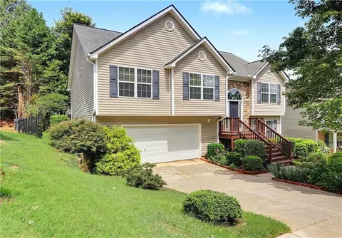 4353 Flat Stone Ln, Snellville, GA 30039