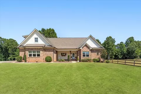 915 Pool Rd, Hiram, GA 30141