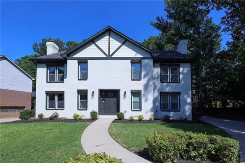 150 Hunters Cv, Roswell, GA 30076